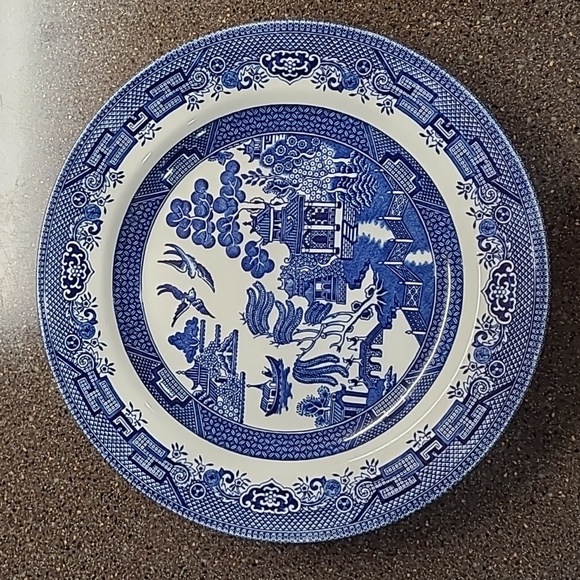 Set of 2 Churchill Blue Willow 10 inch Dinner Plates Staffordshire England Table - Picture 3 of 5